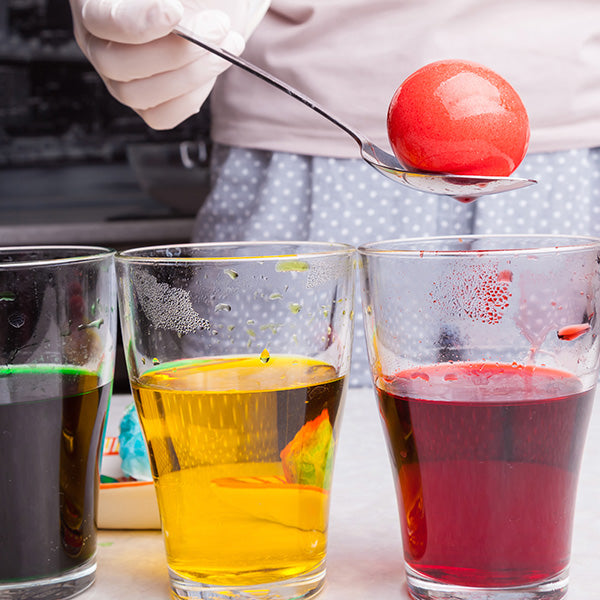 Eier färben mit naturkosmetischen Rohstoffen
