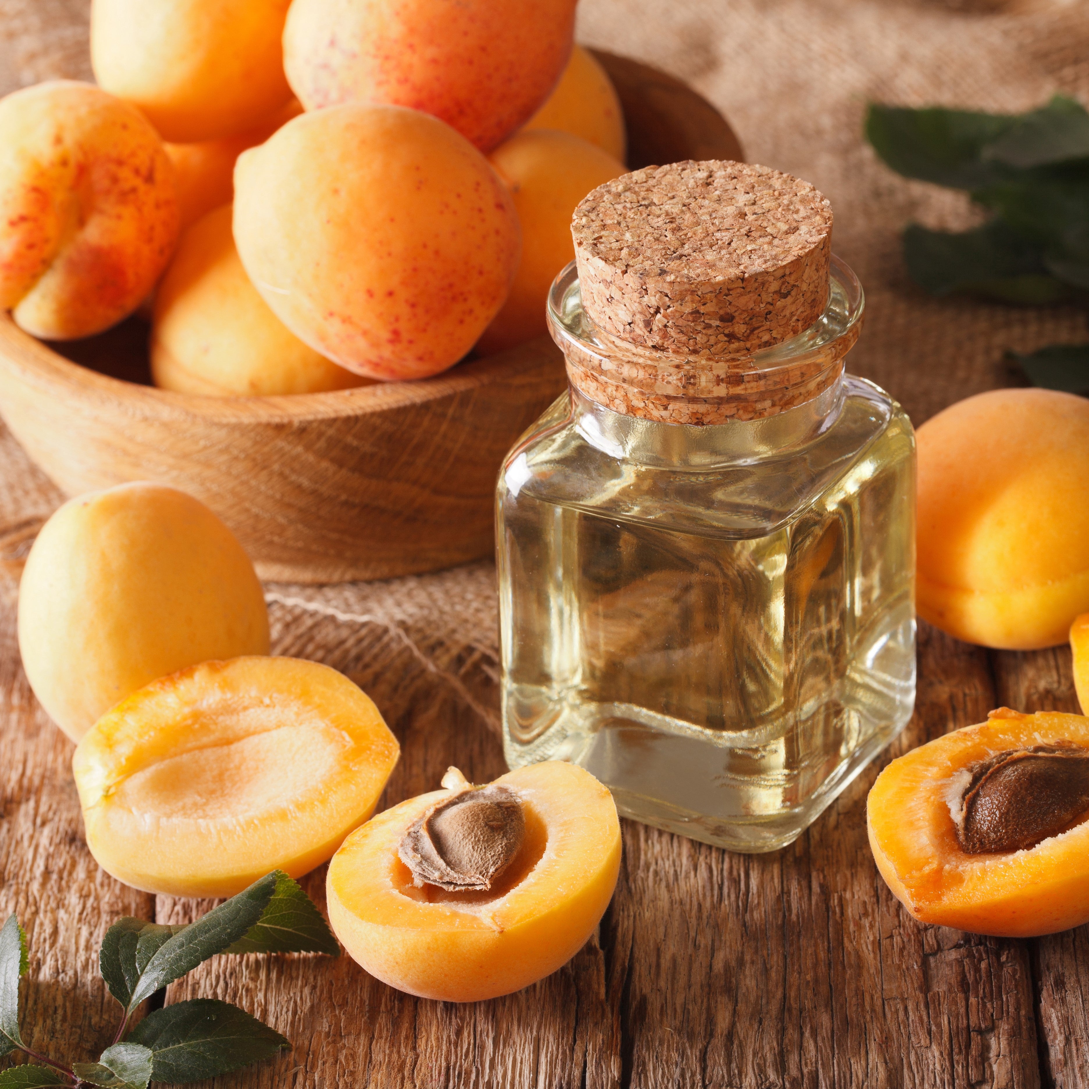 Aprikosenkernöl kalt gepresst, raffiniert